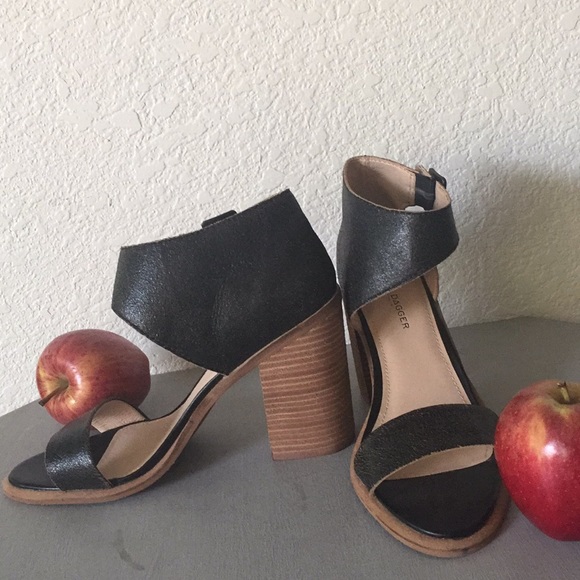 Kelsi Dagger Brooklyn Open Toe Sandals - Picture 1 of 8